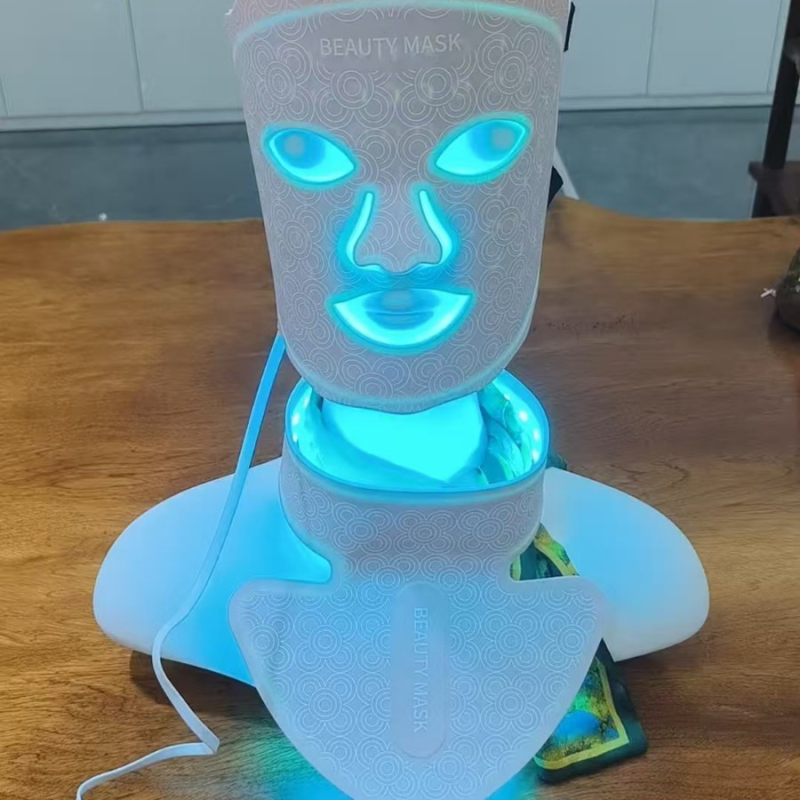 Fotonų odos atjauninimo kaukė kaklui ir dekoltėi su septynių spalvų LED apšvietimu (USB įkrovimas; 3-asis ir 4-asis režimai; sumažina raukšles ir atgaivina odą)