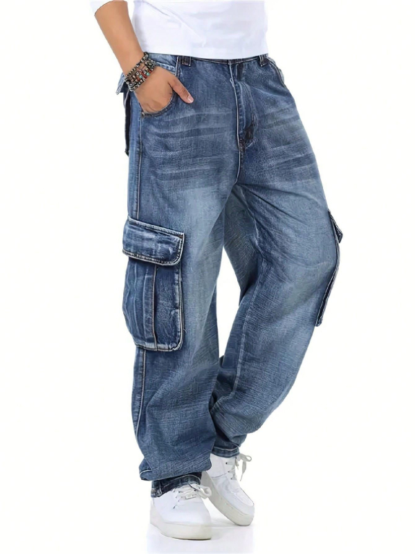 Szabadidő-stílusú farmernadrág több zsebbel, középmagas derék, pamutkeverék denim, kopott szegélyek