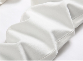 Džinsai su penkiais kišenėmis, tiesus kirpimas, vidurio juosmuo, išskalbtas medvilnės audinys, vidutinė elastingumas