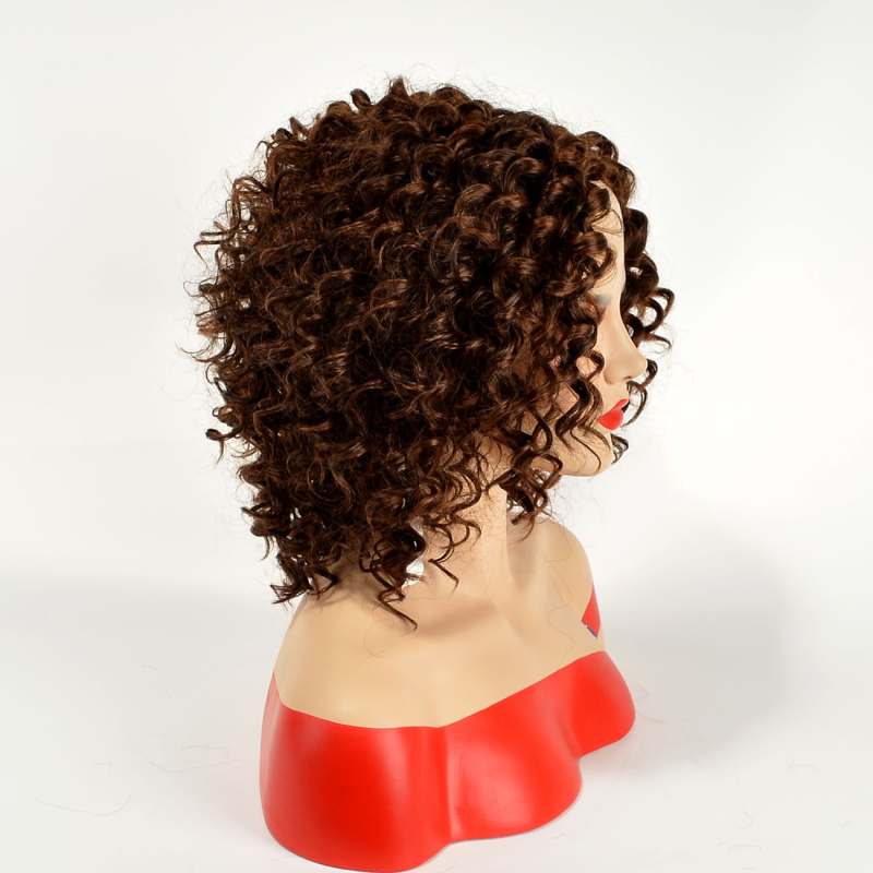 Περούκα με κοντές μπούκλες — στυλ Εθνικός Άνεμος, μοντέλο 7028, θερμοανθεκτικό νημάτιο, μεσαία φράντζα, φυσική εμφάνιση