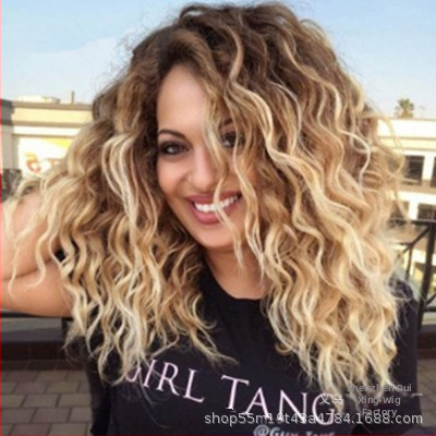 Перука с къса къдрава коса, екзотичен стил, термоустойчива синтетична нишка, модел RX0619, средни бретони, реалистичен външен вид