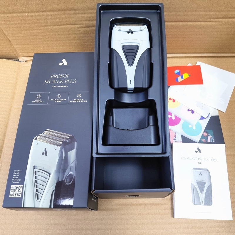 Elektriskais skuveklis ar divdaļīgu recirpējošu galvu, bezkartāvais motors, iekšējā akumulatora jauda 500–800 mAh, trokšņa līmenis 36–45 dB, darbība virs 60 min