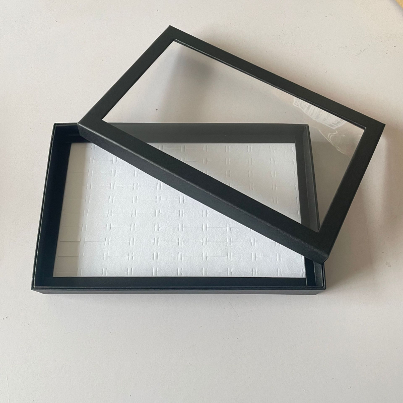 Juveelide eksponeerimise karp kapiga, 100 august sõrmuste ja kõrvarõngaste jaoks, paber-kartongist konstruktsioon, päritolu Yiwu, Zhejiang