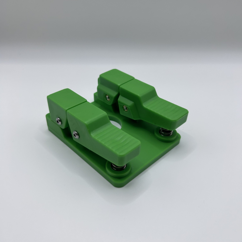 Vadu locīšanas stacija PCB – turētājs ar vidēja oglekļa tēraudu un gali no augsta oglekļa tērauda