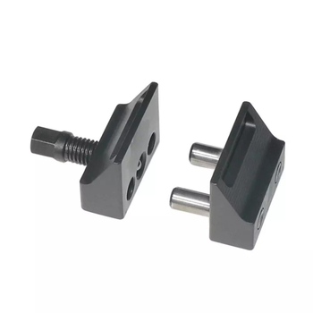 Unealtă universală pentru desfășurarea și demontarea suspensiei auto – pentru amortizor, butucul roții, brațul de direcție și stâlpul de susținere