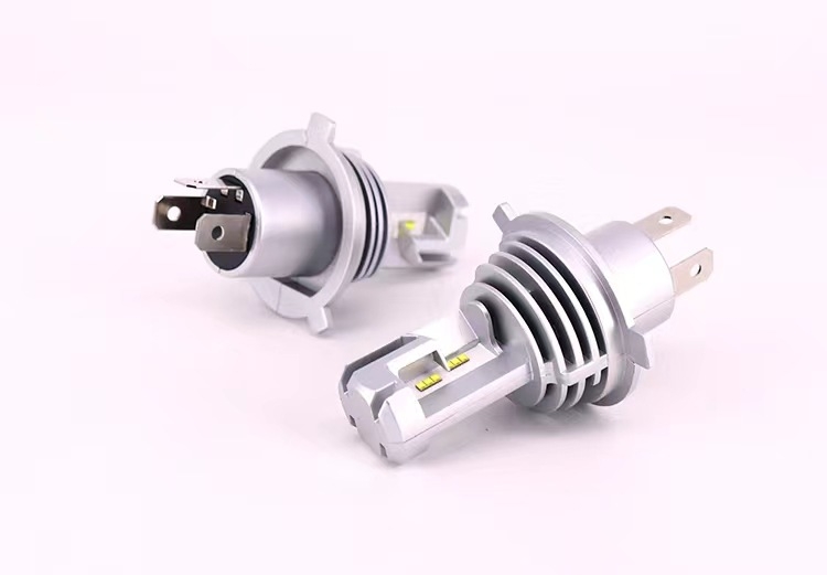 Φανάρι LED μοτοσικλέτας με μήτρα λέιζερ, ενσωματωμένο κοντό και μακρινό φως, τρίδονη λάμπα, μοντέλο H4 (Υλικό: κράμα αλουμινίου αεροπορίας; Τάση: 12–24V; Φωτεινότητα: 12000Lm; Επίπεδο προστασίας: 68)