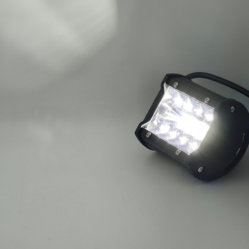 LED darbo lemputė su trimis spinduliais, 60W, 6000 lm, 9-36V, aliuminio korpusas