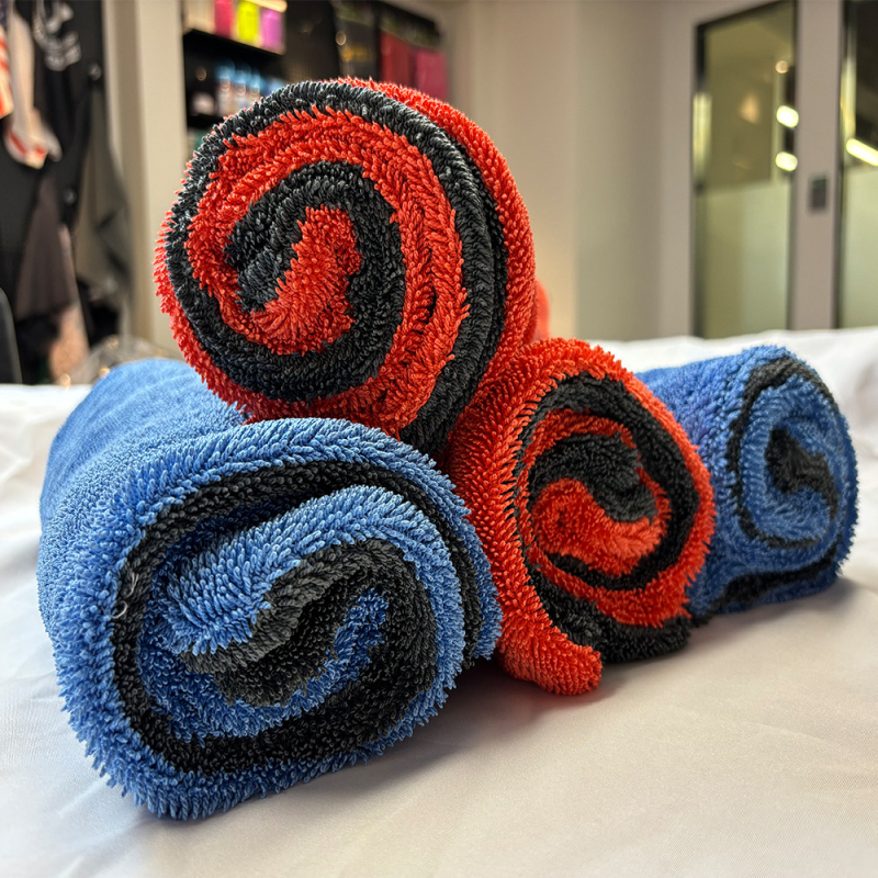 Automobilio skudurėlis, mikropluoštas, 1200gsm, su spaustom logotipu, spiralinės juostų dizainas, labai sugerianti automobilių valymui