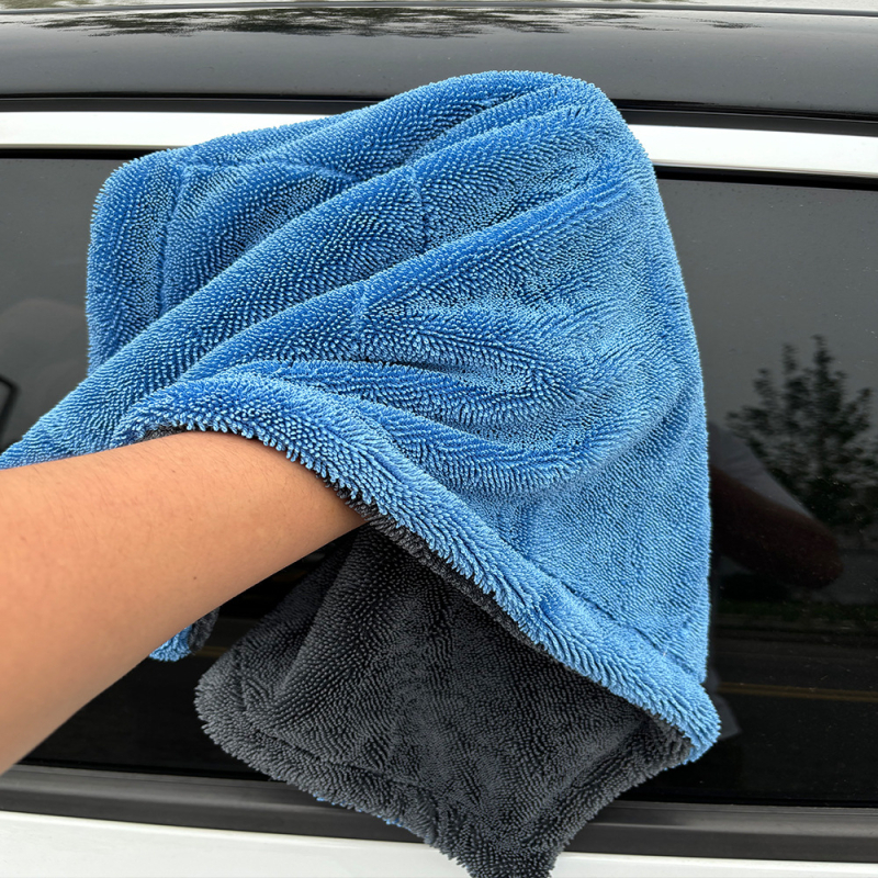Automobilio skudurėlis, mikropluoštas, 1200gsm, su spaustom logotipu, spiralinės juostų dizainas, labai sugerianti automobilių valymui