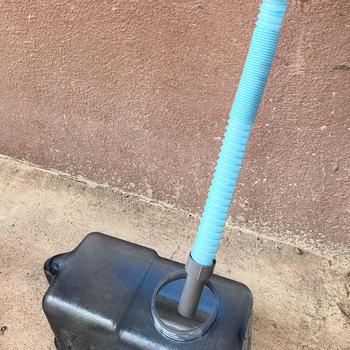 Κάμπινγκ κουβάς νερού με τηλεσκοπικό σωλήνα 1 μ. και βρύση κατά του πιτσιλίσματος