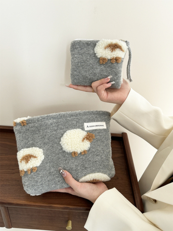 Несесер за козметика с животински принт, полиестерна външна част и подплата, ежедневна употреба, вътрешен органайзер