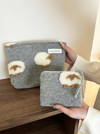 Несесер за козметика с животински принт, полиестерна външна част и подплата, ежедневна употреба, вътрешен органайзер