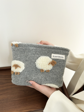 Несесер за козметика с животински принт, полиестерна външна част и подплата, ежедневна употреба, вътрешен органайзер