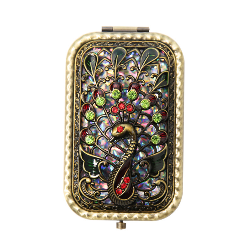 Αναδιπλούμενος καθρέφτης μακιγιάζ Xin Ruyu | Πλαίσιο: Μέταλλο; Επιφάνεια καθρέφτη: Ασημένιο φινίρισμα; Σχήμα: Ορθογώνιο; Λογότυπο: Εκτυπωμένο; Προσαρμογή: Ναι