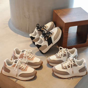 Παιδικά αθλητικά παπούτσια για κορίτσια — επάνω μέρος από microfiber δέρμα, σχέδιο σε χρωματική αντιστοίχιση, κορδόνια μπροστά, καουτσούκ σόλα, ηλικίες 4–16 ετών