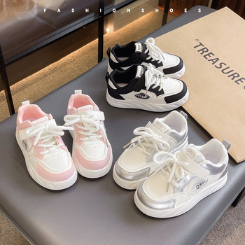 Bērnu sporta apavi ar bieza zole, augšpuse no mikrošķiedras ādas, gumijas zole, zems augšējais daļas augums, ar šņorēm