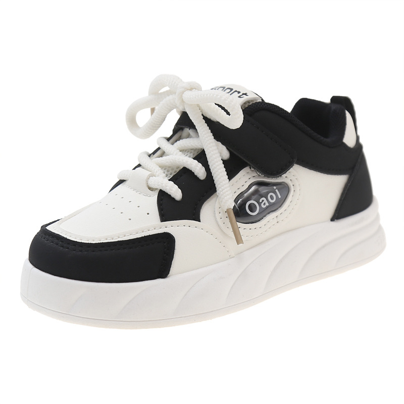 Bērnu sporta apavi ar bieza zole, augšpuse no mikrošķiedras ādas, gumijas zole, zems augšējais daļas augums, ar šņorēm