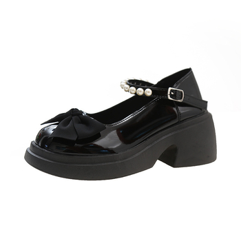 Moteriški Mary Jane batai su storu kulnu 6–8 cm, viršus iš mikropluošto, vidpadis iš mikropluošto, padas iš gumos, užsegimas sagtimi, tinka pavasariui, vasarai ir rudeniui