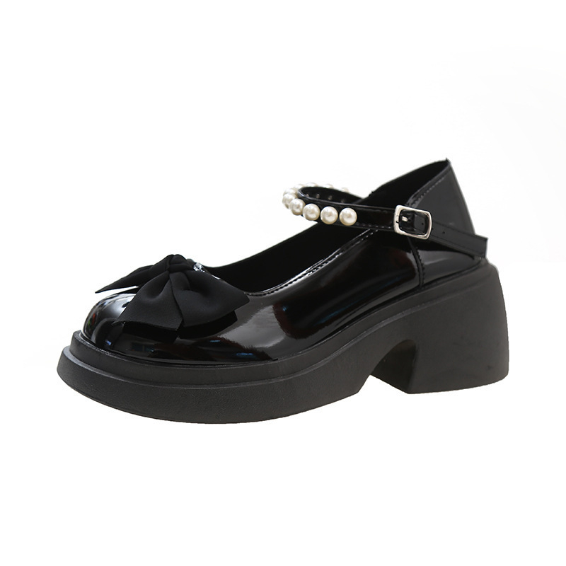 Moteriški Mary Jane batai su storu kulnu 6–8 cm, viršus iš mikropluošto, vidpadis iš mikropluošto, padas iš gumos, užsegimas sagtimi, tinka pavasariui, vasarai ir rudeniui