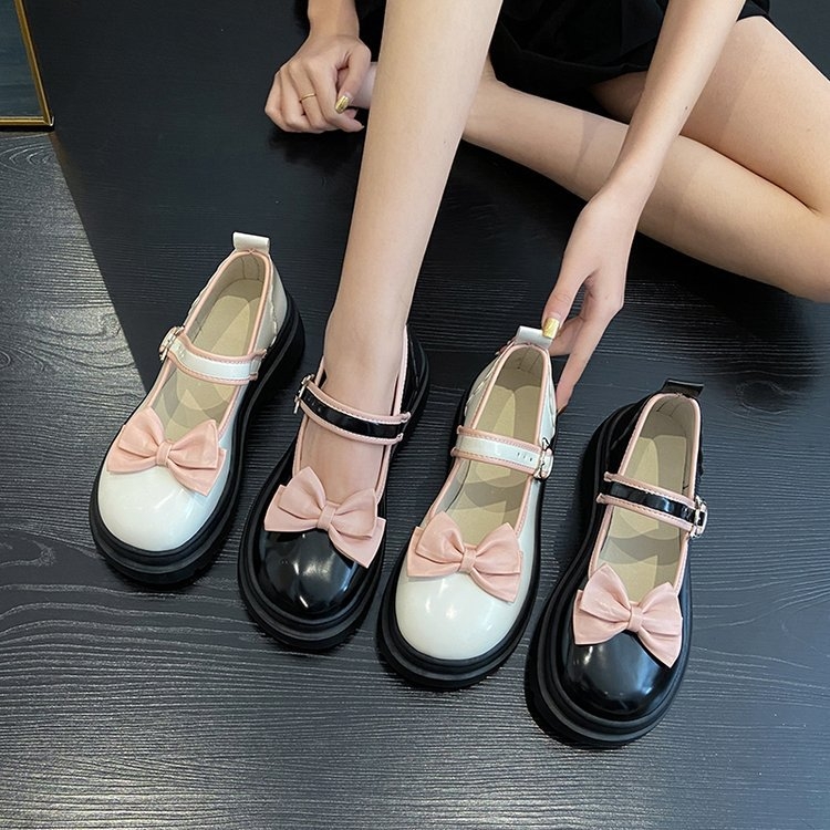 Mary Jane loaferiai moterims su apvaliu nosimi, vidutinio aukščio kulnas 3–5 cm, gumos padas, PU įdaila