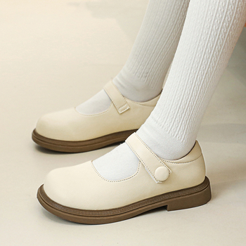 Αθλητικά παπούτσια για κορίτσια με πάνω μέρος από δέρμα αγελάδας, σόλα καουτσούκ, λουράκι αγκράφα