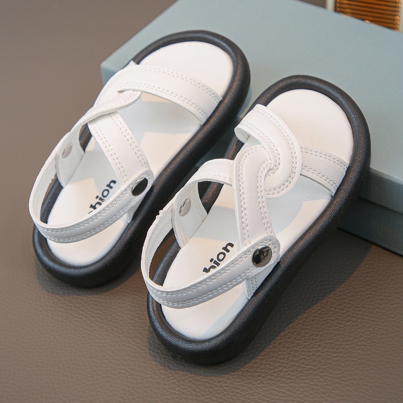 Meitenēm paredzētas ikdienas sporta sandales — virsējais materiāls no sintētiskās ādas, sprādze aizvērums, zole no kompozīta, vecums 4–16 gadiem