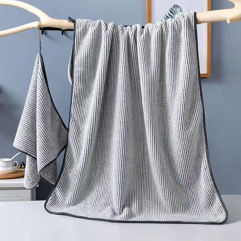 Vonios rankšluostis Coral Velvet, poliesterio brokatas 120D, 200–300 g, lygus audinys, siuvimas