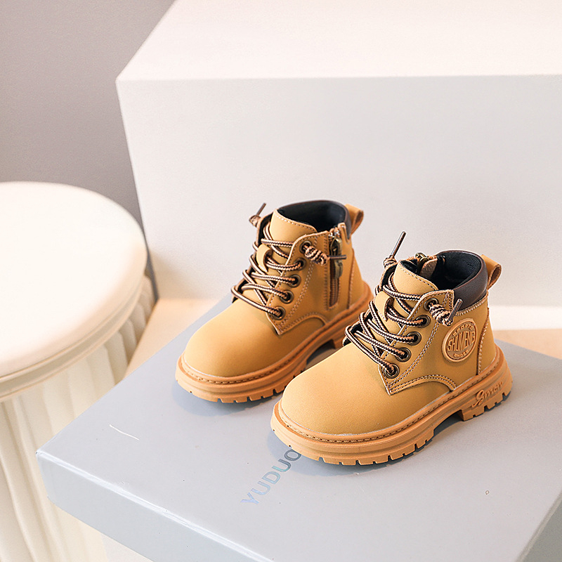 Meitenēm Martin kurpes, virsma no mikrošķiedras, gumijas zole, sānu rāvējslēdzējs, zems augstums, elpojošas