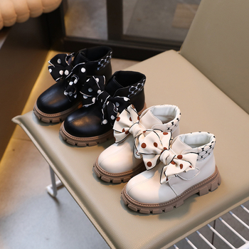 Mergaitėms Martin bateliai su kaspinu, lengva dirbtinės odos viršus, Velcro užsegimas, žemas batų aukštis, TPR padas