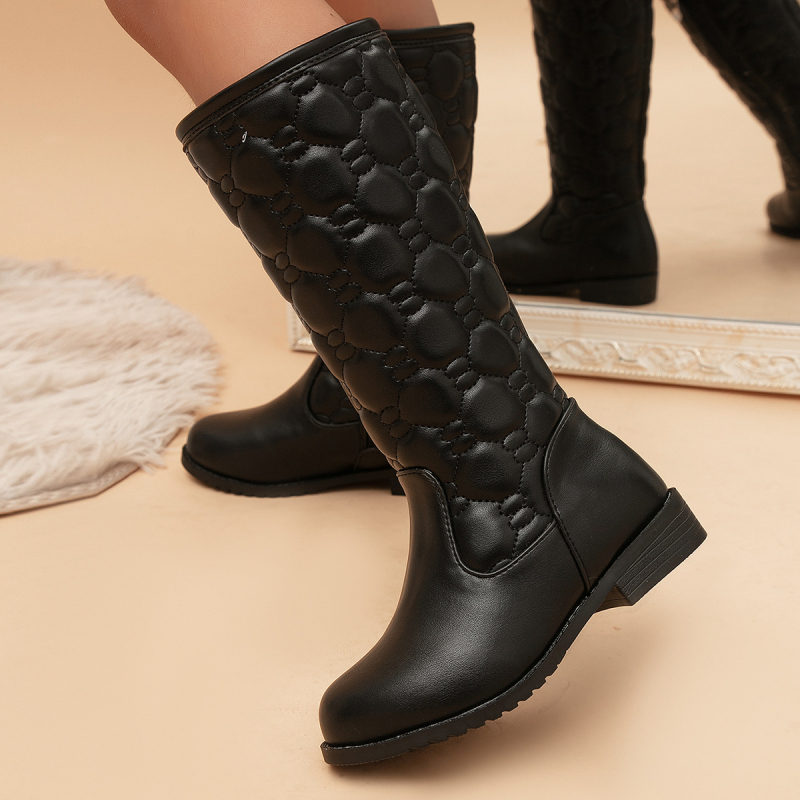 Meitenēm paredzēti ziemas zābaki princeses stilā, ar mākslīgu kažoku oderi, augsts siluets, sānos rāvējslēdzējs, augšdaļa no mākslīgās ādas, TPR zole