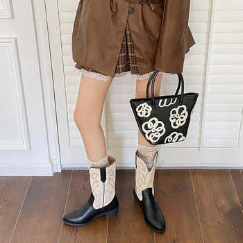 Дамски мартин ботуши с микрофибър горна част, закръглен нос, дебел ток 3–5 см, средна височина тръба, гумена подметка и мрежеста подплата