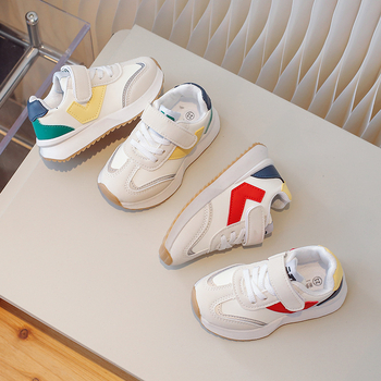 Παιδικά παπούτσια Forrest Gump: ελαφριά; διαπνέον πάνω μέρος από συνθετικό δέρμα; Velcro κλείσιμο; κατάλληλα για άνοιξη και φθινόπωρο; ηλικίες 4–12 ετών