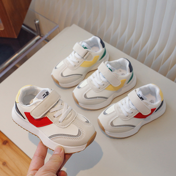 Παιδικά παπούτσια Forrest Gump: ελαφριά; διαπνέον πάνω μέρος από συνθετικό δέρμα; Velcro κλείσιμο; κατάλληλα για άνοιξη και φθινόπωρο; ηλικίες 4–12 ετών