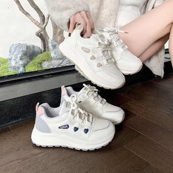 Sportiniai laisvalaikio bateliai — Korėjiečio stiliaus, laisvas dizainas — Viršutinė dalis iš dirbtinio PU — Apvali priekinė dalis — Guminė padas