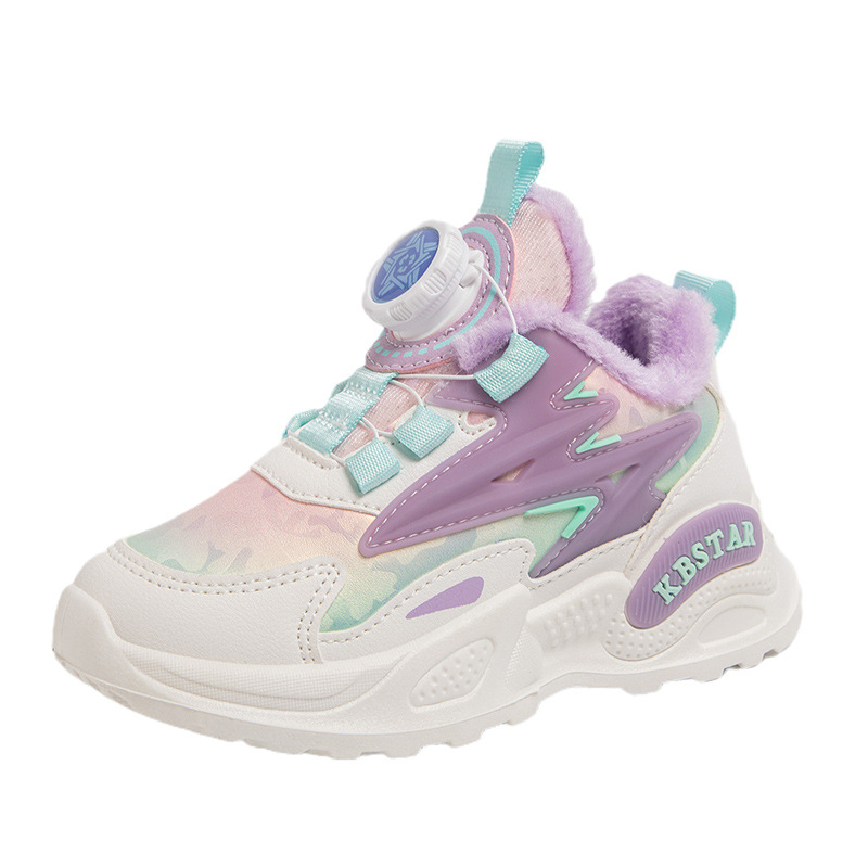 Meitenēm paredzētas ziemas apavi ar flīsa iekšpusi, rotējošā pogu aizdare, virsējais materiāls – sintētiskā āda, gumijas zole, vecuma grupa 4–16 gadi