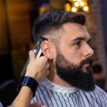 Elektriskais matu griezējs frizieru salonam, nerūsējošā tērauda asmens, iekšēja 500–800 mAh baterija, darbības laiks 0–1 st, ūdensizturīgs, noņemama un mazgājama asmens galva.