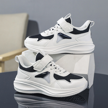 Παιδικά αθλητικά παπούτσια για τρέξιμο με άνω μέρος από δίχτυ, κλείσιμο Velcro, σόλα MD, ριγέ σχέδιο