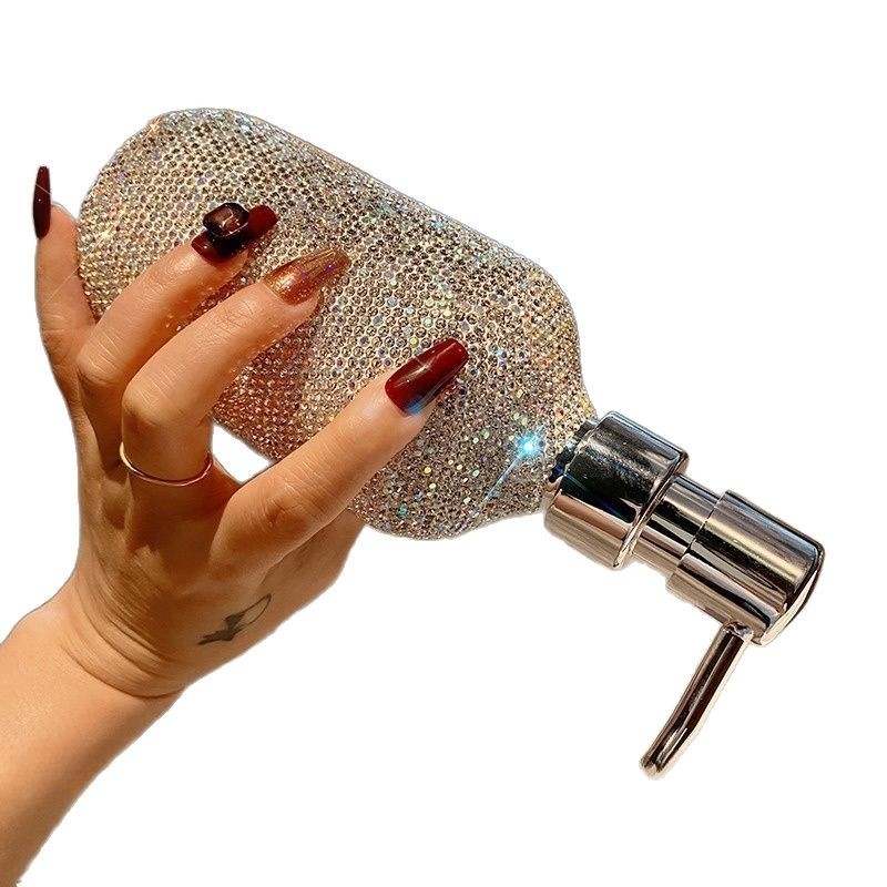 Dušo buteliukas su diamantų įdėklu, paspaudžiamas dozatorius šampūnui, kondicionieriui ir dušo geliui, modelis Xz9600