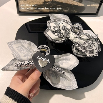 Plaukų segtukas Gripper su Cashew Flower dizainu - rankų darbo, korėjietiškas stilius, drobinė medžiaga, 2024 vasara