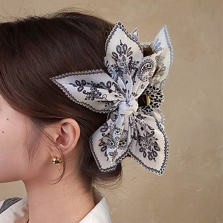 Plaukų segtukas Gripper su Cashew Flower dizainu - rankų darbo, korėjietiškas stilius, drobinė medžiaga, 2024 vasara