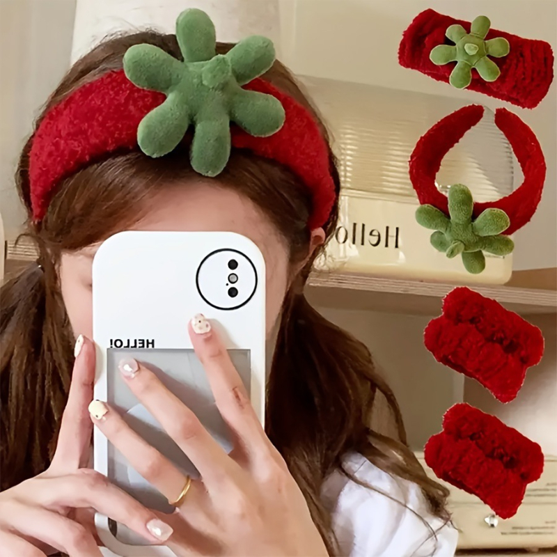 Galvos juosta su pūkiniu meškiu, audinys; rankų darbas; 2024 ruduo; minimalistinis stilius (Medžiaga: audinys; Procesas: rankų darbas; Sezona: 2024 ruduo; Stilius: minimalistinis)