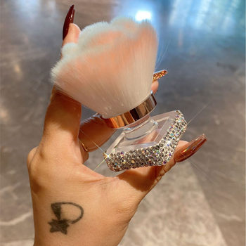 Daugiakryptis makiažo šepetėlis šviesinimui ir skruostams su deimantų dizainu, nešiojamas, šereliai iš nailono, rankena iš akrilo; šerelių ilgis 4,2 cm, bendras ilgis 6,5 cm, 1 vnt.