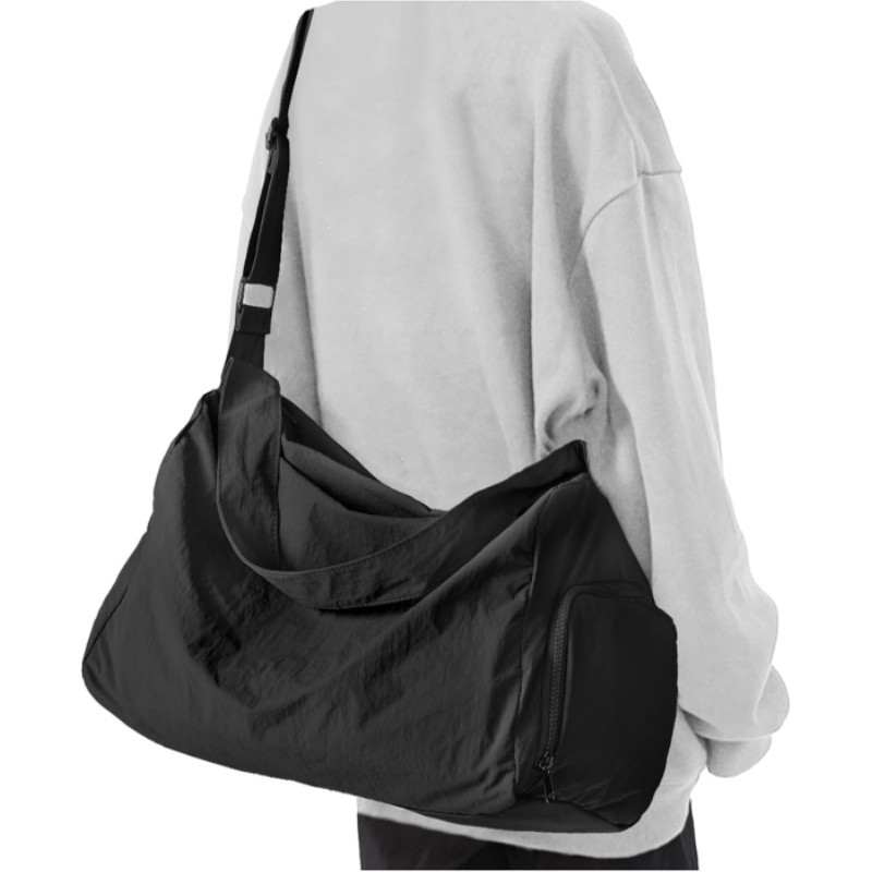 Poliesterinė sportinė rankinė su sausai–drėgnam atskyrimui, didelė talpa, unisex, pečių/kelioninis krepšys