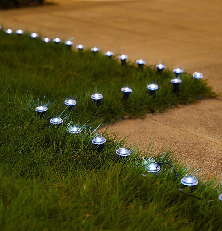 Saulės plokščia žemės apšvietimo lemputė vejoms ir kiemo takams — 0,5 W, nuolatinis apšvietimas 6–12 valandų, medžiaga: guma, modelis: Solar flat light small ground lamp