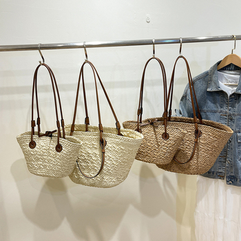 Ψάθινη tote τσάντα με αστικό μινιμαλιστικό στυλ, πλεκτό υλικό, επένδυση πολυεστέρα, οριζόνιο τετράγωνο σχήμα, φερμουάρ