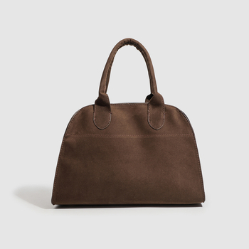 Τσάντα Tote από βελούτο με οριζόντια τετράγωνη φόρμα, μαγνητικό κούμπωμα, εσωτερικές θήκες: θήκη με φερμουάρ, θήκη για κινητό και θήκη για ταυτότητα