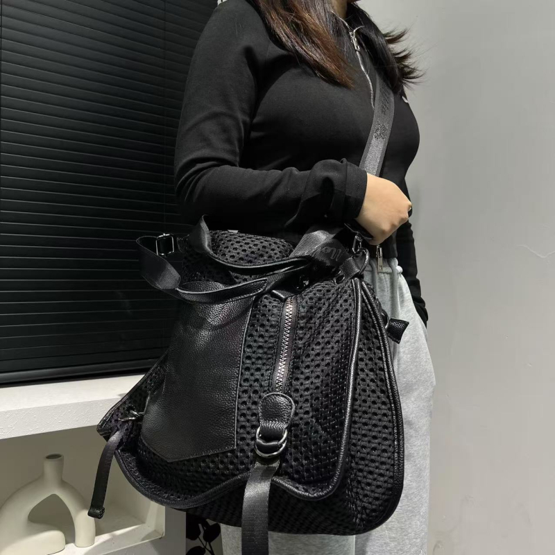 Geantă Tote din piele naturală cu panou din plasă, formă orizontală dreptunghiulară, închidere cu fermoar, buzunar intern pentru telefon, stil urban minimalist