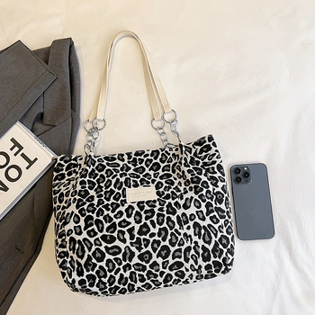 Τσάντα Tote με λεοπάρ εκτύπωση, καμβάς, οριζόντιο τετραγωνισμένο σχήμα, φερμουάρ, επένδυση πολυεστέρα, διπλοί ιμάντες