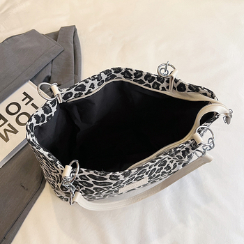 Τσάντα Tote με λεοπάρ εκτύπωση, καμβάς, οριζόντιο τετραγωνισμένο σχήμα, φερμουάρ, επένδυση πολυεστέρα, διπλοί ιμάντες