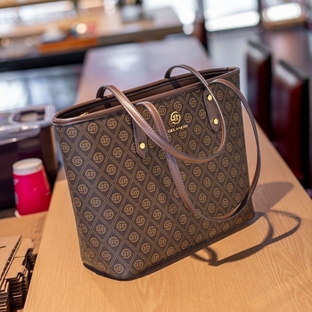 Τσάντα Tote από Kraft χαρτί, επένδυση από δέρμα αγελάδας, άνοιγμα με φερμουάρ, εσωτερικό στρώμα, διπλοί ιμάντες